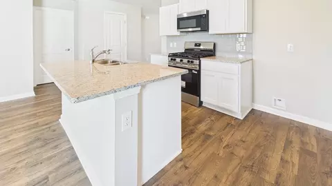 Kitchen - 155 Grazin Ct, Duson, LA 70529 photo 6 of 7
