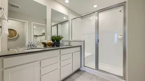 Bath - 6637 E 149th Ave, Thornton, CO 80602 photo 1 of 4