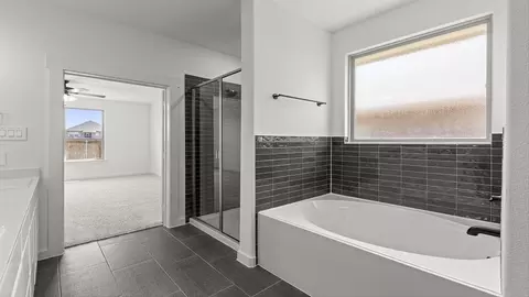 Bath - 709 Rustic Ridge Dr, Lavon, TX 75166 photo 4 of 10