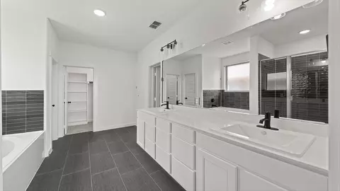 Bath - 709 Rustic Ridge Dr, Lavon, TX 75166 photo 3 of 10