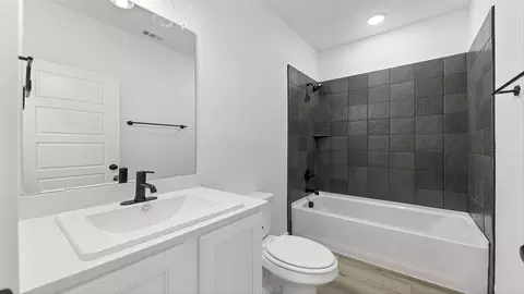 Bath - 709 Rustic Ridge Dr, Lavon, TX 75166 photo 1 of 10