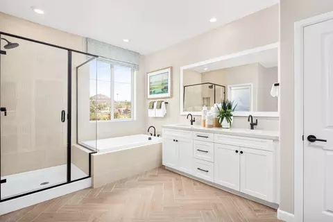 Bath - 2016 Woolem Pl, Escondido, CA 92026 photo 4 of 4