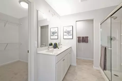 Bath - 10245 Spokane Dr, Affton, MO 63123 photo 2 of 7