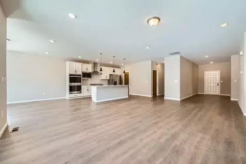 Living - 154 Buckwheat Ln, Berthoud, CO 80513 photo 2 of 9