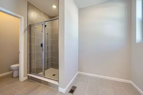 Bath - 154 Buckwheat Ln, Berthoud, CO 80513 photo 2 of 8
