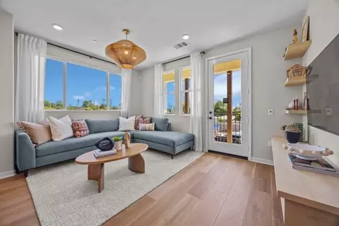 1068 W Foothill Blvd, Claremont, CA 91711