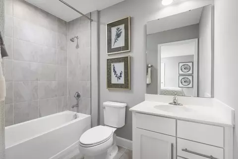 Bath - 1981 Quail Fields Cir, Winter Haven, FL 33884 photo 2 of 3