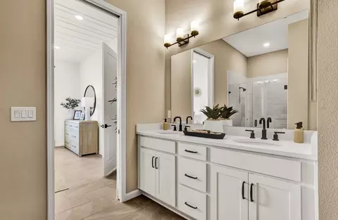 Bath - 636 Knotted Birch Ave, Saint Augustine, FL 32092 photo 2 of 7