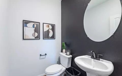 Bath - 110 Olympic Park Dr, Kyle, TX 78640 photo 5 of 9