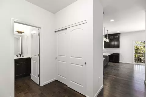 Entry Way - 1020 Clover Hill Ct, Sullivan, MO 63080 photo 18 of 23