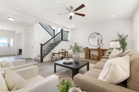 Living - 1020 Clover Hill Ct, Sullivan, MO 63080 photo 7 of 25