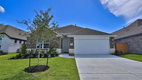 213 Cross Gable Ln, Dayton, TX 77535