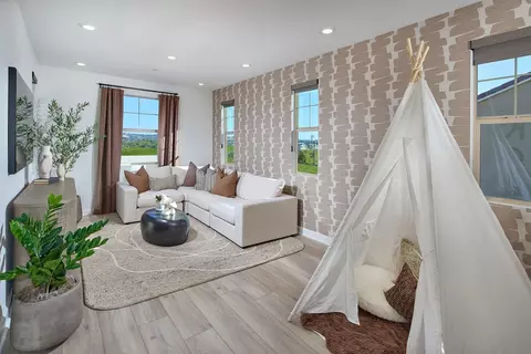 Living - 5548 Dora Way, Oceanside, CA 92057 photo 2 of 5