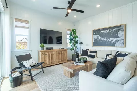 Living - 1080 Vinaza Ln, Paso Robles, CA 93446 photo 2 of 11