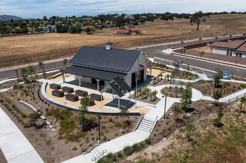 View/Area - 1080 Vinaza Ln, Paso Robles, CA 93446 photo 2 of 3