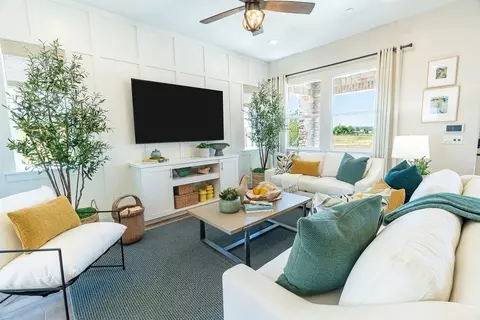 Living - 1080 Vinaza Ln, Paso Robles, CA 93446 photo 8 of 11