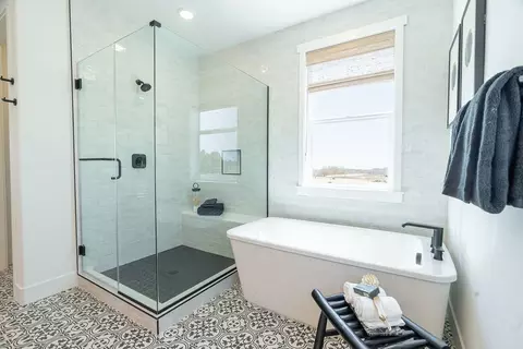 Bath - 1080 Vinaza Ln, Paso Robles, CA 93446 photo 4 of 8
