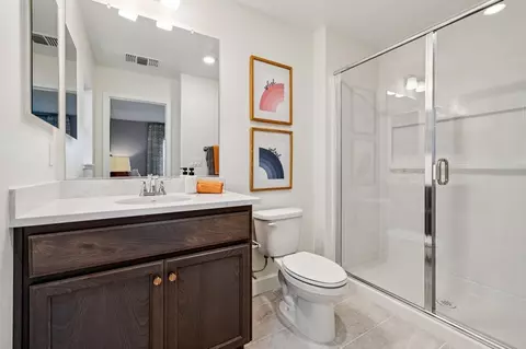 Bath - 2684 Wesley Way, Chico, CA 95973 photo 5 of 6