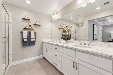 Bath - 2684 Wesley Way, Chico, CA 95973 photo 7 of 7