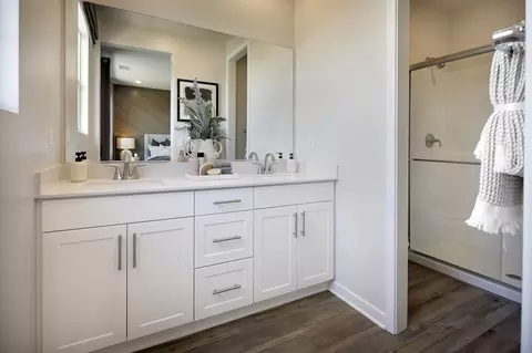 Bath - 9147 Teralina Cir, Riverside, CA 92503 photo 1 of 2