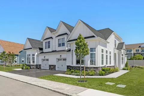Exterior - 1 Juniper Ln, Yaphank, NY 11980 photo 6 of 7