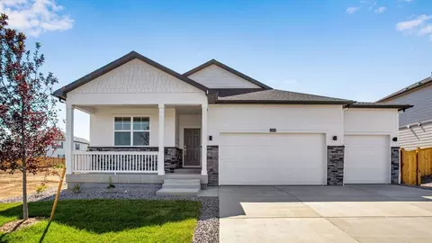 13923 Garnet Dr, Longmont, CO 80504