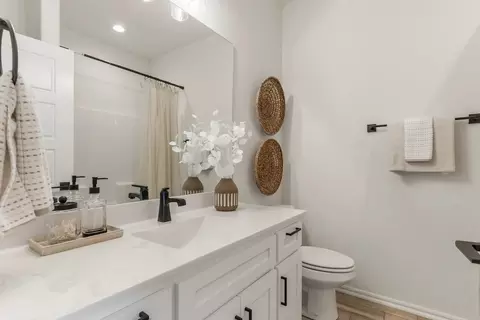 Bath - 16185 S 89th E Ave, Bixby, OK 74008 photo 2 of 11