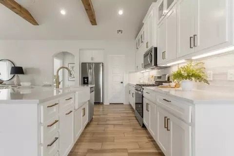 Kitchen - 16185 S 89th E Ave, Bixby, OK 74008 photo 4 of 10
