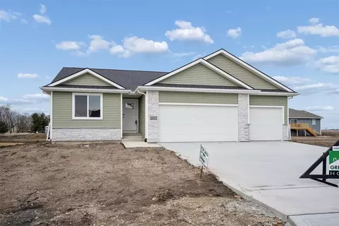2412 Spruce St, Granger, IA 50109