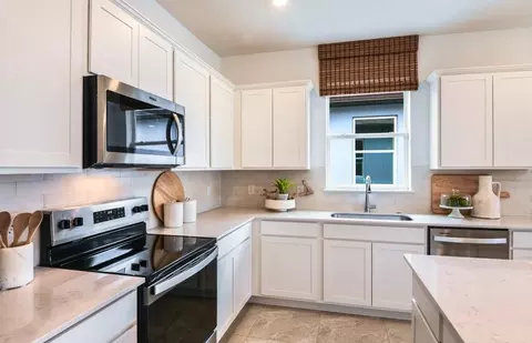 Kitchen - 3362 Yellow Leaf Cir, Spring Hill, FL 34609 photo 2 of 3
