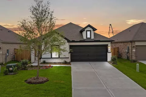 3506 Atlas Point Ln, Angleton, TX 77515