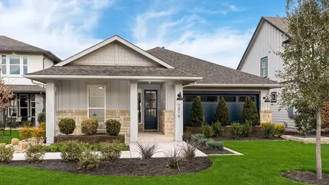 Exterior - 7812 Skytree Dr, Austin, TX 78744 photo 4 of 8