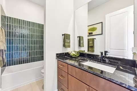 Bath - 7812 Skytree Dr, Austin, TX 78744 photo 5 of 6
