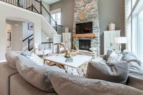 Living - 2705 Buckridge Dr, Cincinnati, OH 45233 photo 9 of 18