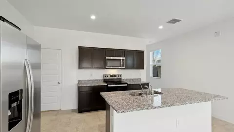 Kitchen - 9648 S Caballo Dr, Apache Junction, AZ 85120 photo 2 of 9