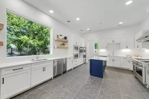 Kitchen - 144 Burnett Dr, Lavon, TX 75166 photo 5 of 7
