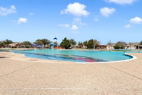 Exterior - 144 Burnett Dr, Lavon, TX 75166 photo 7 of 9