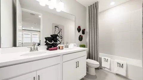 Bath - 13610 Cornerstone Way, Parrish, FL 34219 photo 2 of 5