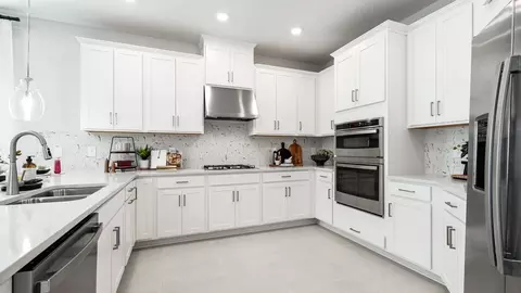 Kitchen - 13610 Cornerstone Way, Parrish, FL 34219 photo 2 of 12