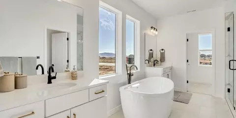 Bath - 3381 S 2410 W, Syracuse, UT 84075 photo 1 of 3
