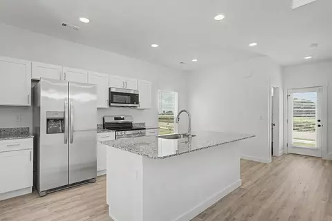Kitchen - 611 Apollo Ave, Centerton, AR 72719 photo 5 of 8