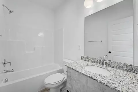 Bath - 611 Apollo Ave, Centerton, AR 72719 photo 2 of 2