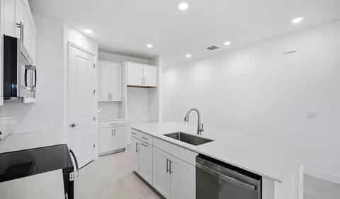 Kitchen - 9210 Players Dr, Spring Hill, FL 34613 photo 2 of 2