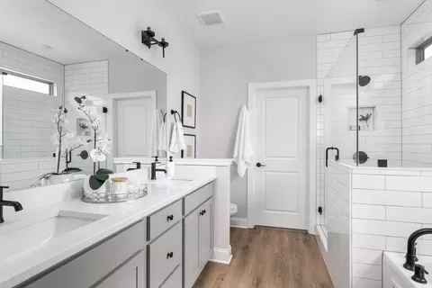 Bath - Fox Gap Ln, Hixson, TN 37343 photo 1 of 5
