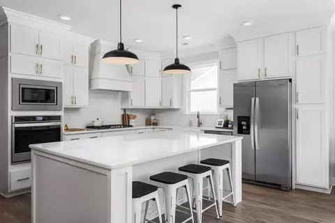 Kitchen - Fox Gap Ln, Hixson, TN 37343 photo 4 of 6