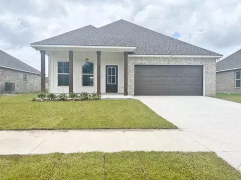 209 Nandina Dr, Scott, LA 70583
