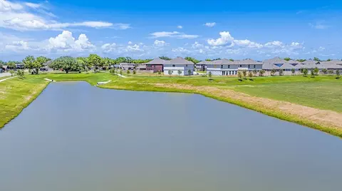 View/Area - 10486 Sugar Mill Dr, Conroe, TX 77306 photo 2 of 3