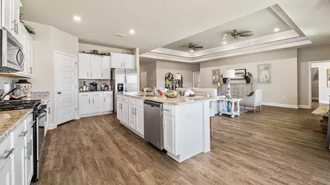 Kitchen - 28025 Hallow Trl, Elberta, AL 36530 photo 8 of 11