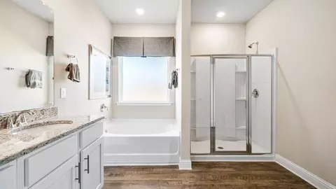 Bath - 28025 Hallow Trl, Elberta, AL 36530 photo 7 of 13
