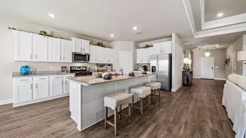 Kitchen - 28025 Hallow Trl, Elberta, AL 36530 photo 4 of 11